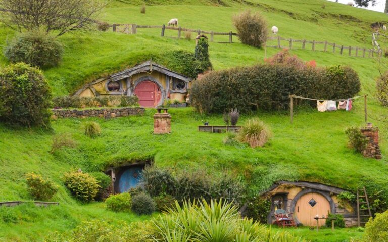 Hobbiton-in-New-Zealand