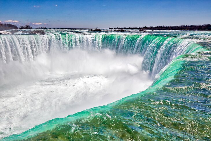 canada-ontario-toronto-to-niagara-falls-best-ways-to-get-there-intro-paragraph-falls